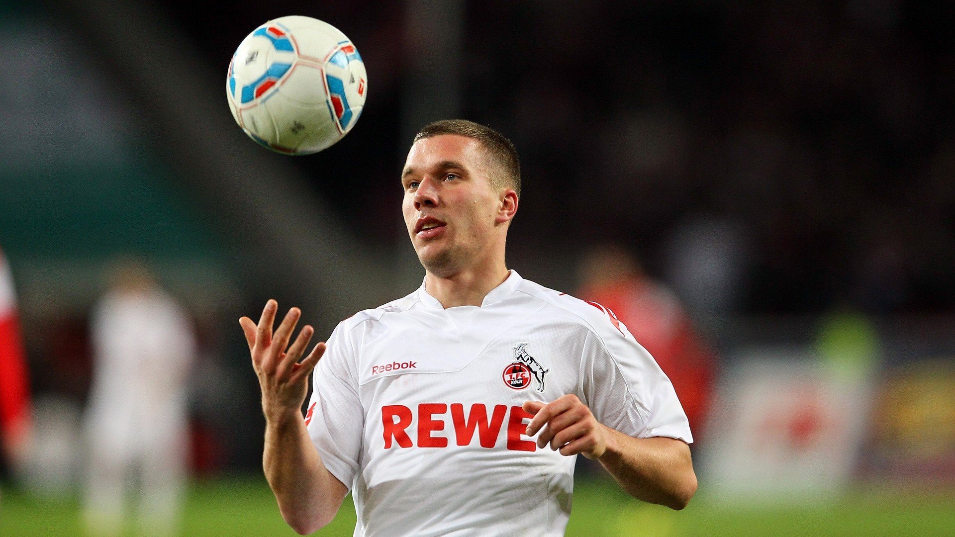 卡特以精湛踢术与冷静决策，令全黑队攻无不克，卡特被哪个球队选中